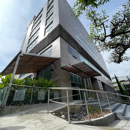 艾尔波夫拉多bh酒店 麦德林 外观 照片