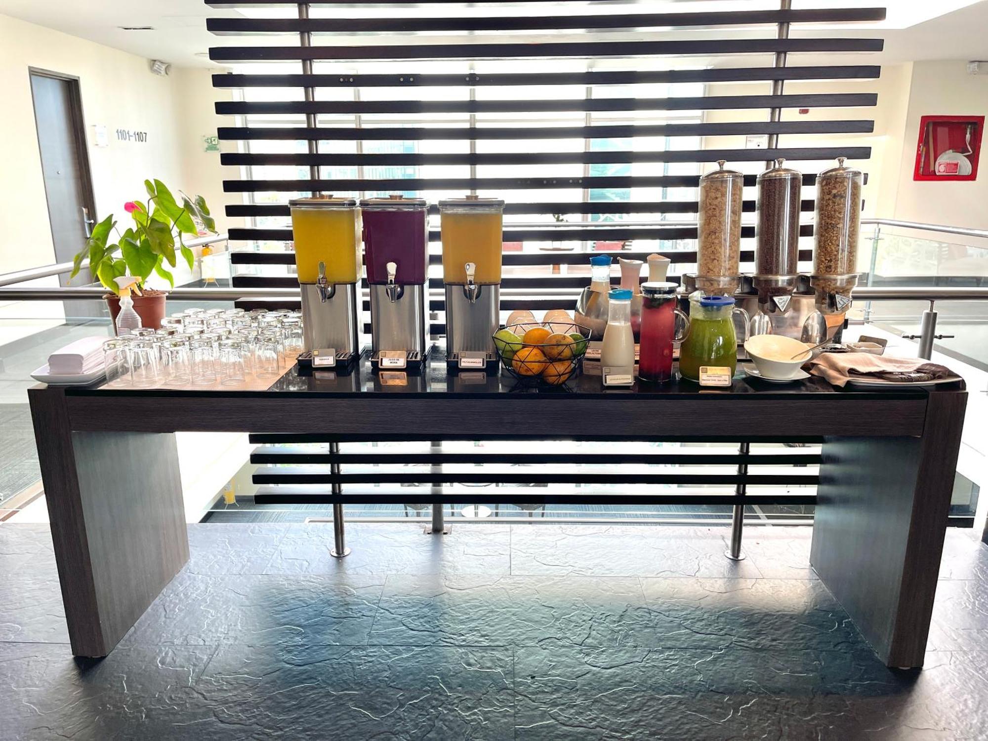 艾尔波夫拉多bh酒店 麦德林 外观 照片